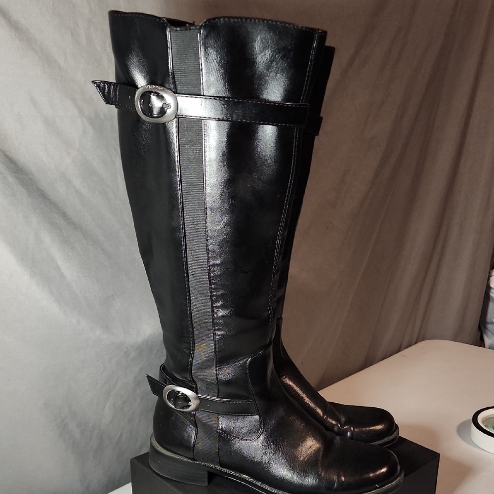 AEROSOLES Black Boots